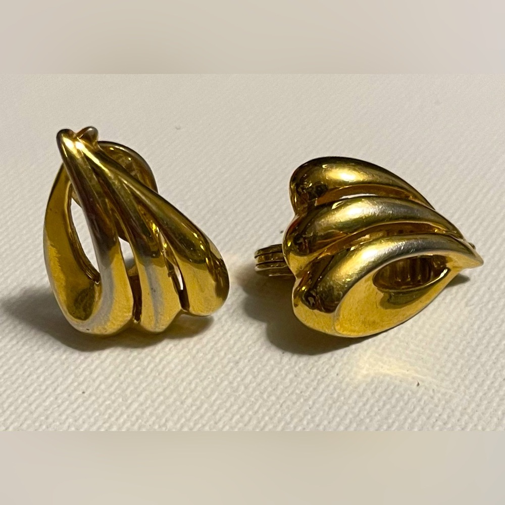 Vintage Monet Gold Plate Clip On Earring Pair